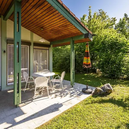 Ferienwohnpark Satteldachhaus Typ 10 Sdr 104 Holiday home Immenstaad am Bodensee
